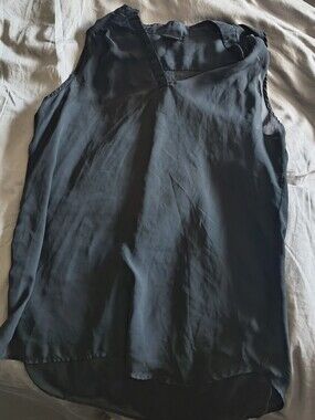 Rue21 Black Sleeveless V-Neck Camisole